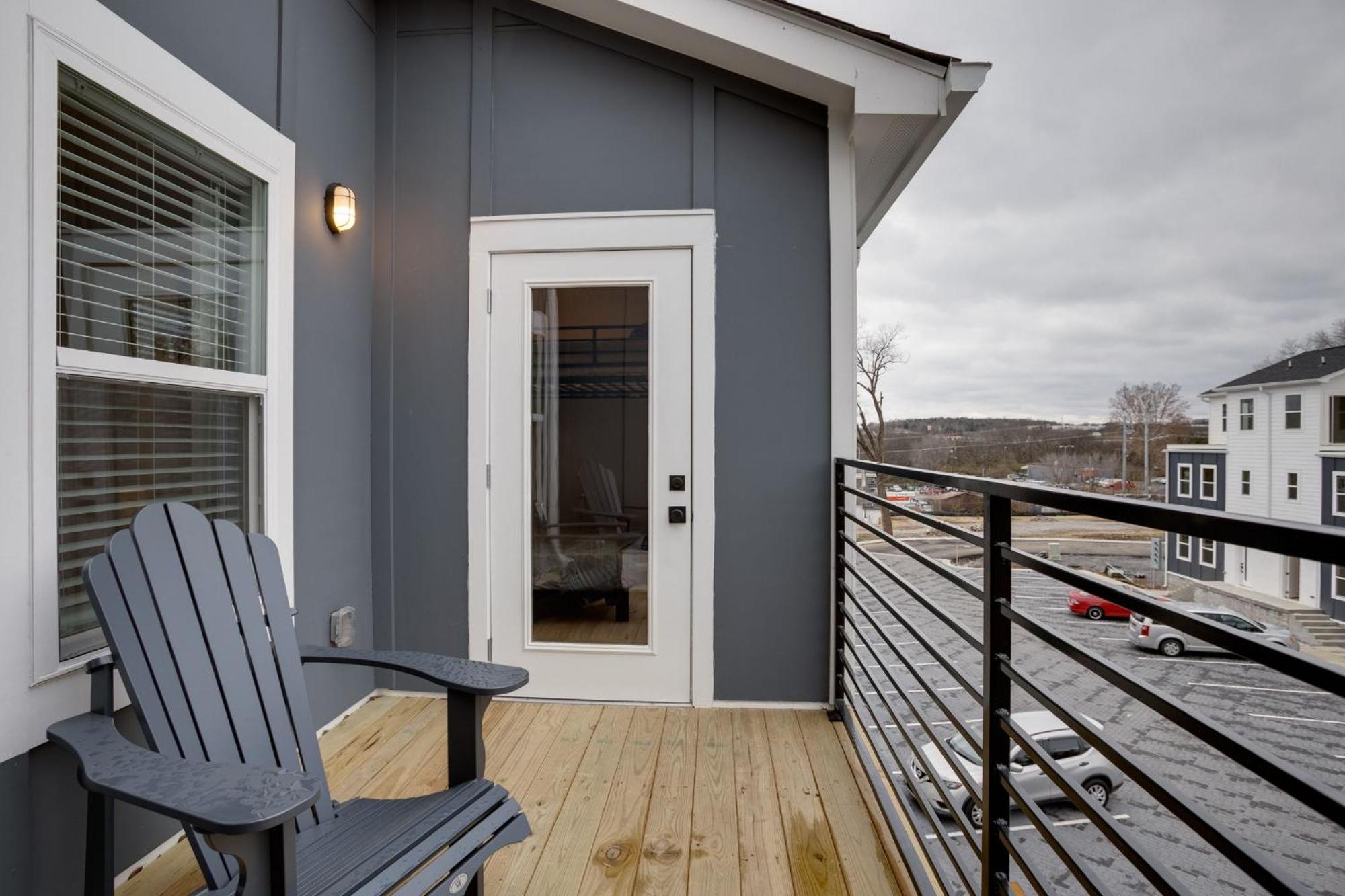 Modern Townhome, 10Min To Downtown! 8Min To Grand Ole Opry! Sleeps 8! Nashville Exterior photo